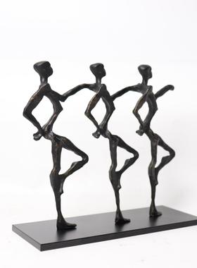 现代简约金属三行摆件人像摆设样板书人房厅电视JIW柜软装房客饰