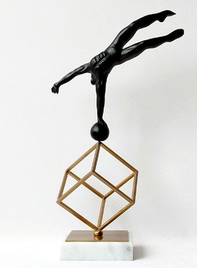 美式轻奢创意几何魔方金属铁艺大理石体操人物书柜电视柜酒柜摆件