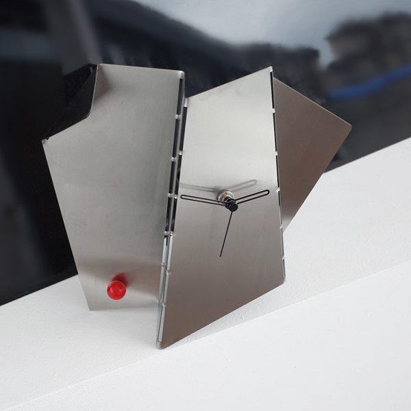 艺歪新款折形立钟创意现代简约金属座钟表客厅台式装饰桌面摆件,淘宝优惠券,粉丝福利购,淘宝优惠卷