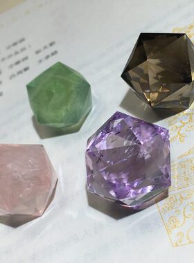 赤诚晶石天然白水晶60面体刻面把玩摆件紫黄晶茶粉水晶绿萤石吊坠