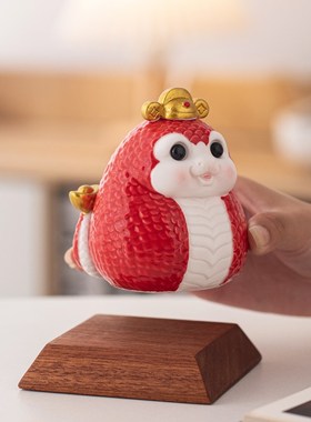 红色陶瓷蛇摆件可爱招财生肖蛇家居装饰风水工艺品蛇年手办吉祥物