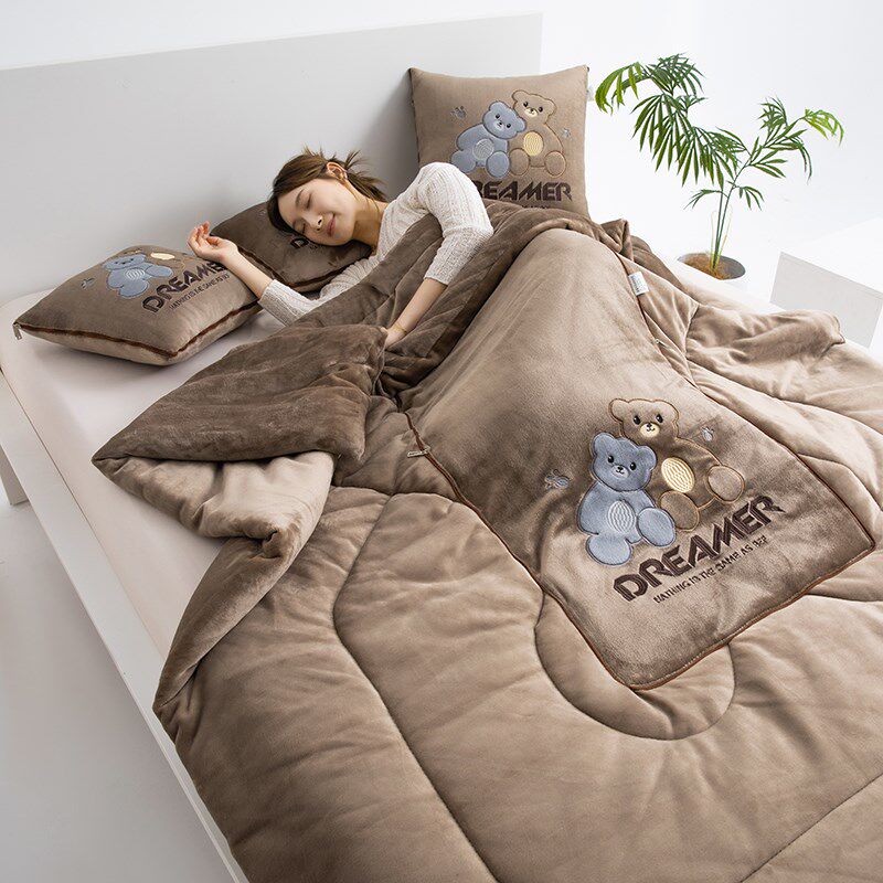 加厚抱枕被子两用车载靠垫枕头办公室沙发折叠牛奶绒午睡被二合一,淘宝优惠券,粉丝福利购,淘宝优惠卷