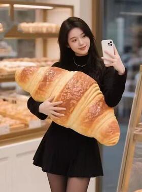 巨型仿真面包挂壁雕塑发光牛角包门头挂壁摆件大型可颂打卡装饰店