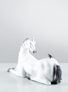 现代极简创意动物树脂工艺品摆件装饰家居酒店软装玄关装饰品摆设