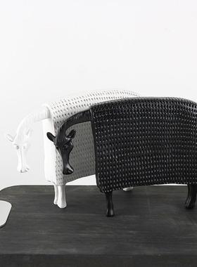 现代新中式动物摆件样板房售楼处书柜饰品创意抽象艺术麻布盔甲马