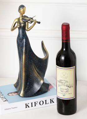 创意现代简约酒柜红酒架摆件轻奢高档客厅小M提琴女孩酒托乔迁礼