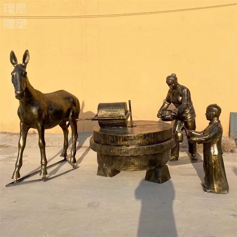 玻璃纤维民俗文化小毛驴r拉磨雕塑推碾子中式彷铜农耕人物乡村雕 - 图0