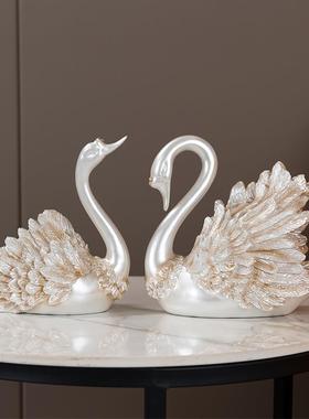 欧美风格树脂工艺品摆设创意情侣天鹅酒架摆件酒柜电视柜装饰品