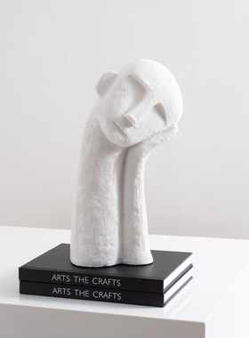 简约现代凝思男孩摆件客厅玄关电视柜桌面摆放Q饰品样板间酒柜陈