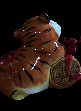 陶瓷老虎礼品摆件前台办公室客厅玄关博古架电视柜家居摆设礼品