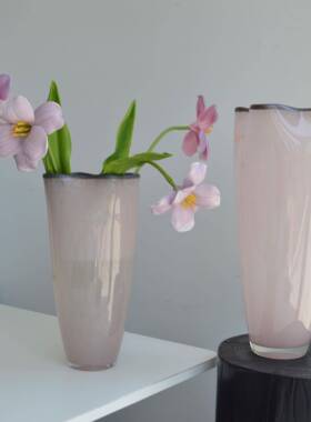 式简约清新2431中温柔粉色不新规则黑边玻璃花瓶插大口径花器家居