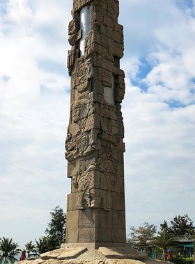 大型石雕盘龙柱定制花岗岩抽象异性浮雕干挂户外城W市广场园林景