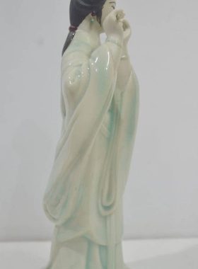 陶瓷古代仕女宫女侍女摆件 书房电视柜摆设 吹萧女 明清古典饰品