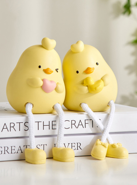 创意可爱牛油果长腿吊脚娃娃摆件情侣生日礼物置物V架洞洞板装饰