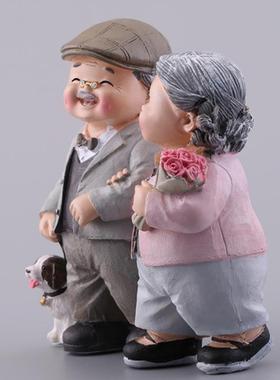 散步老人蛋糕装饰树脂摆件节日卡通玩具摆件美好时光一路有你摆件