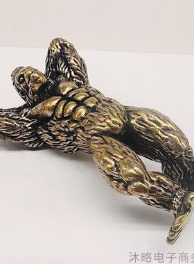 黄铜举手金刚摆件抱头金刚摆件桌面装饰礼品手把玩件大猩猩工艺品