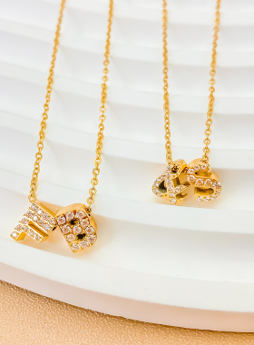 欧美轻奢镶钻钛钢字母吊坠项链