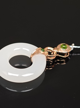 七彩云南18K金和田玉吊坠玉石