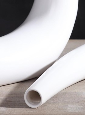 家居饰品客厅h装饰摆件创意白色曲瓶 简约现代电视柜工艺品