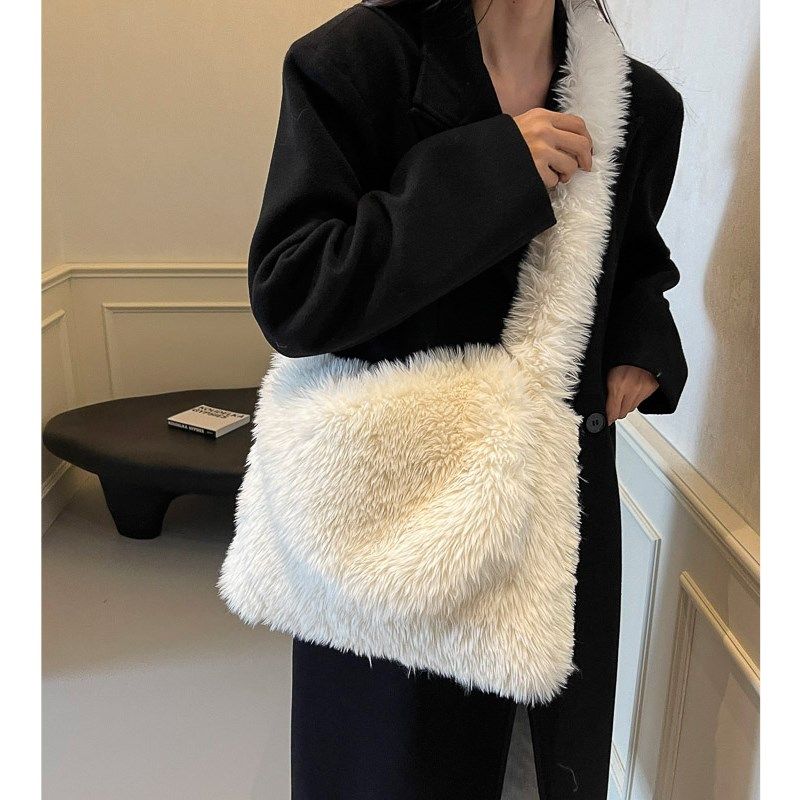 毛绒包包女大容量2025秋冬季新款学生上课包韩系毛茸茸斜挎通勤包,淘宝优惠券,粉丝福利购,淘宝优惠卷