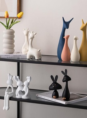 现代简约风长颈鹿摆件高级感轻奢客厅玄关电视柜酒U柜家居软装饰