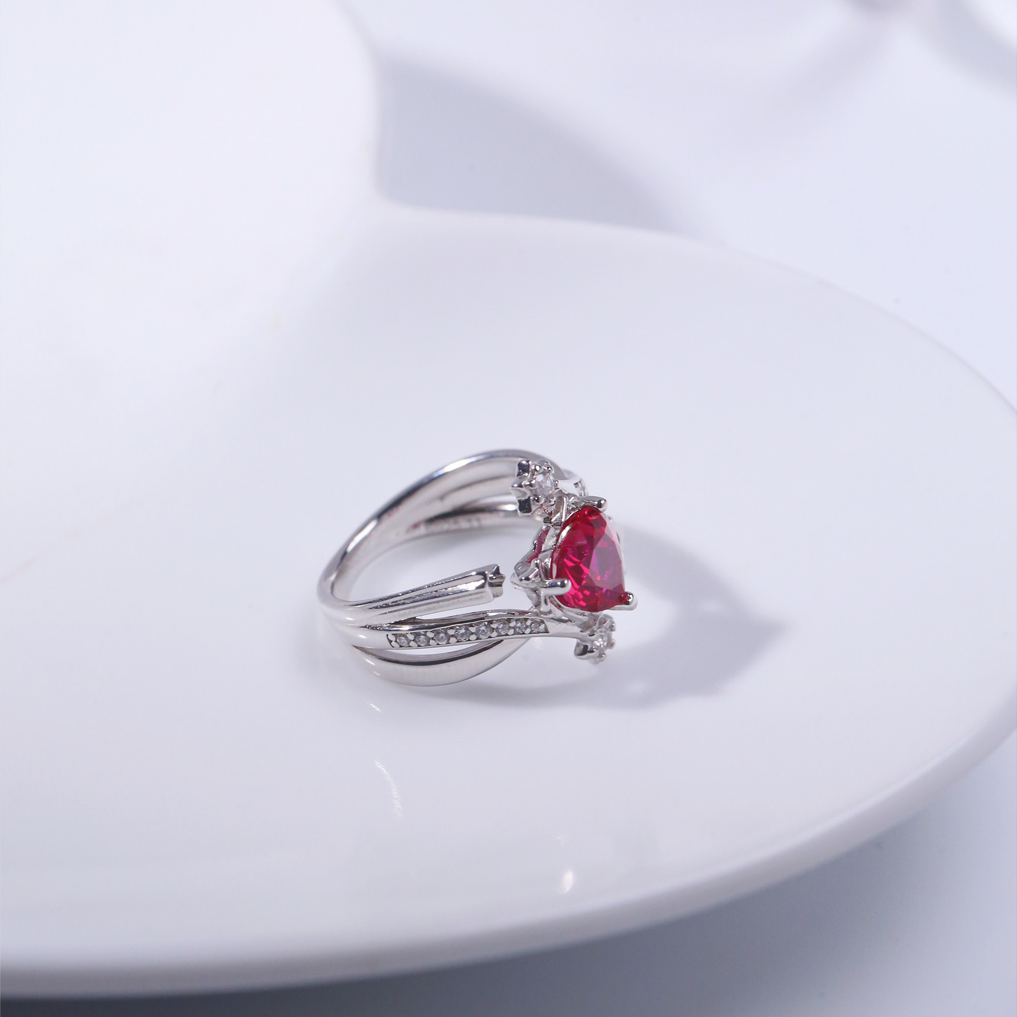 Kikixie Sparkling original design 925 sterling silver ruby ring, personalized and luxurious