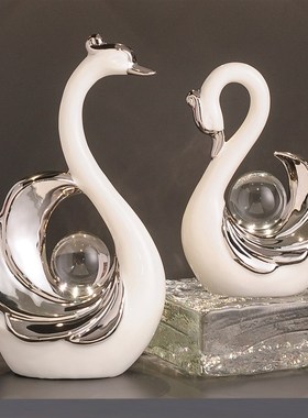 轻奢水晶球天鹅摆件陶瓷家居x玄关客厅酒柜电视柜新婚乔迁新居礼