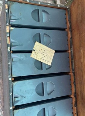 69号机箱七十年代老箱子D铁箱装饰布景道具均有字