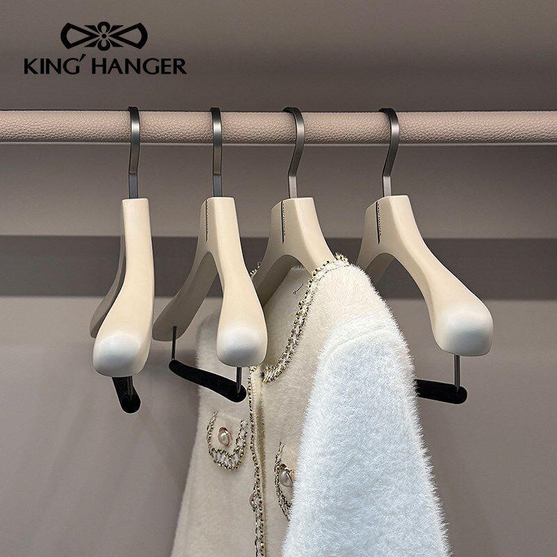 KH高端米灰色实木衣架衣柜衣帽间专用木质衣挂大衣无痕护衣衣撑,淘宝优惠券,粉丝福利购,淘宝优惠卷