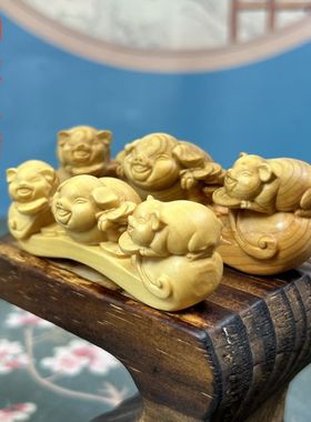黄杨木如意招财福猪手把件