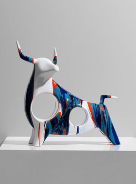 现代艺术牛e摆件家居客厅玄关酒柜电视柜桌面装饰抽象摆设乔迁礼