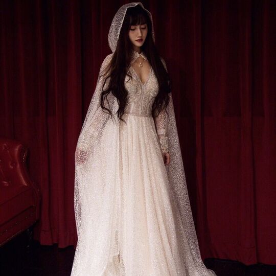 Bridal Wedding Cloak, Travel Photography Cloak, Internet Celebrity Luminous Trailing Veil, Annual Party Show Shawl