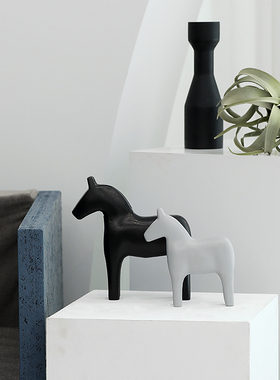 玄关装饰品 样板间客厅轻奢摆件 黑白灰小马 桌面Y简约动物软装