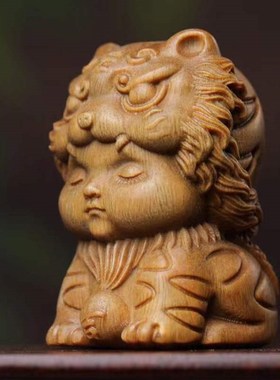 绿檀木虎宝宝茶宠手把件 规格5.844把玩件房书桌面装饰厂
