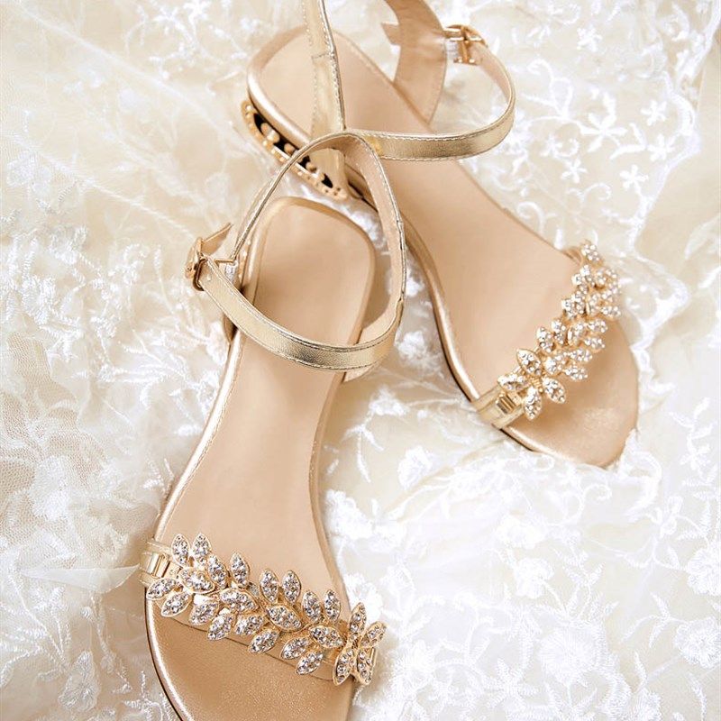 时装凉鞋金色低跟鞋女夏季中跟百搭一字带水钻女鞋子33大尺码41一,淘宝优惠券,粉丝福利购,淘宝优惠卷