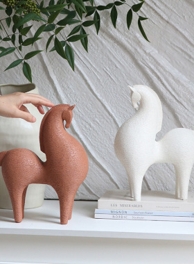 唐马摆件高级感小众客厅客厅旺宅电视柜酒柜装饰品民宿艺术品软装