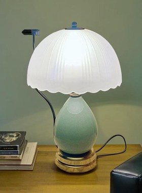 现代网红卧室夜灯北欧温馨浪漫书房陶瓷台灯护眼床头装饰调光台灯