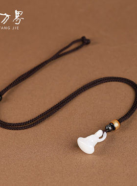 和田玉精雕悟道吊坠女款生日礼物