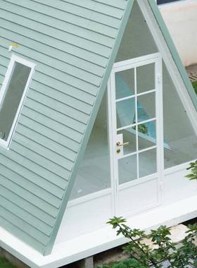 防腐木三角木屋户外民宿可移动房子住人小别墅茶室景区屋