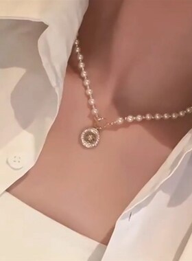 法式优雅珍珠OT扣款纽扣吊坠项链配饰女轻奢气质百搭秋冬毛衣链