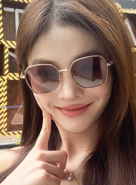 茶色时尚墨镜女款高级感2025新款防晒防紫外线太阳眼镜明星同款