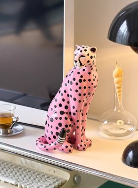 法式轻奢粉红豹子摆件玄关客厅电视柜高级感装饰中古少女心家居