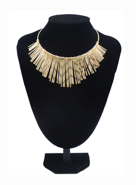 样板房展厅展柜陈列展示颈模饰品项链耳环项链颈模衣帽间软装摆件