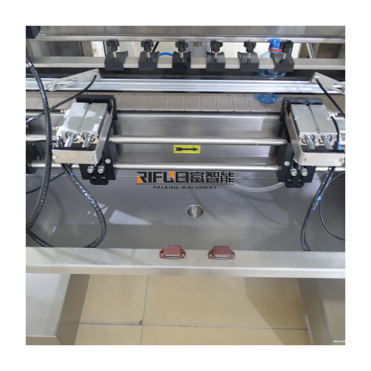 白酒饮料液体灌装机 卸妆水爽肤水灌装线 豆奶椰汁灌装生产线,淘宝优惠券,粉丝福利购,淘宝优惠卷