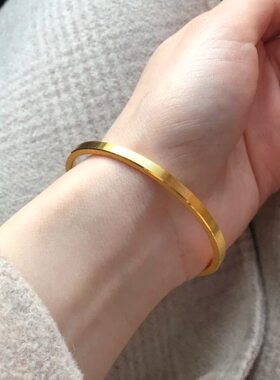 冷淡风仿黄金高保色女简约个性手镯高级小众设计网红时尚手饰新年