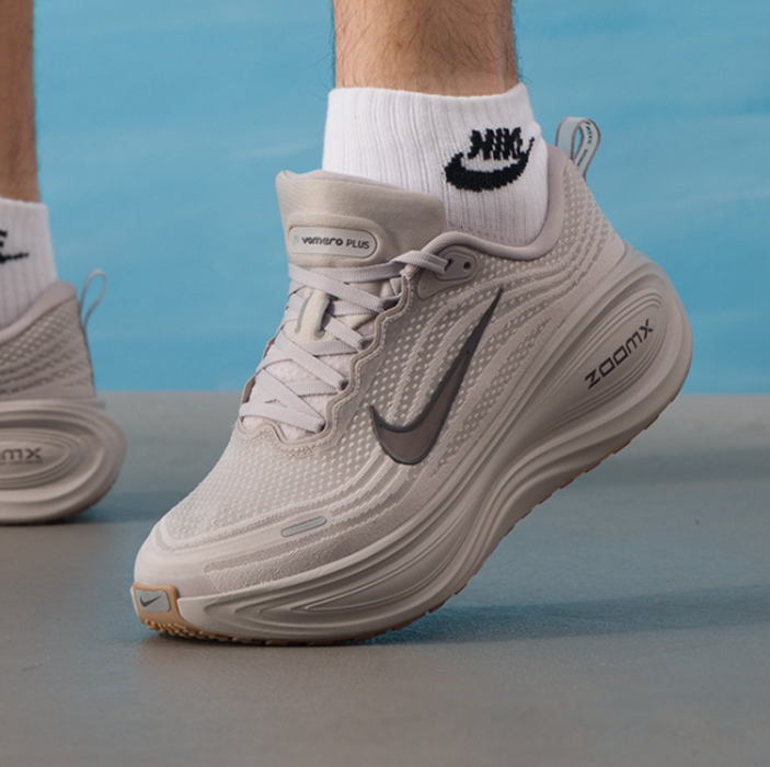 正品Nike耐克Vomero Plus气垫减震轻便运动休闲跑步鞋HV8150-008,淘宝优惠券,粉丝福利购,淘宝优惠卷