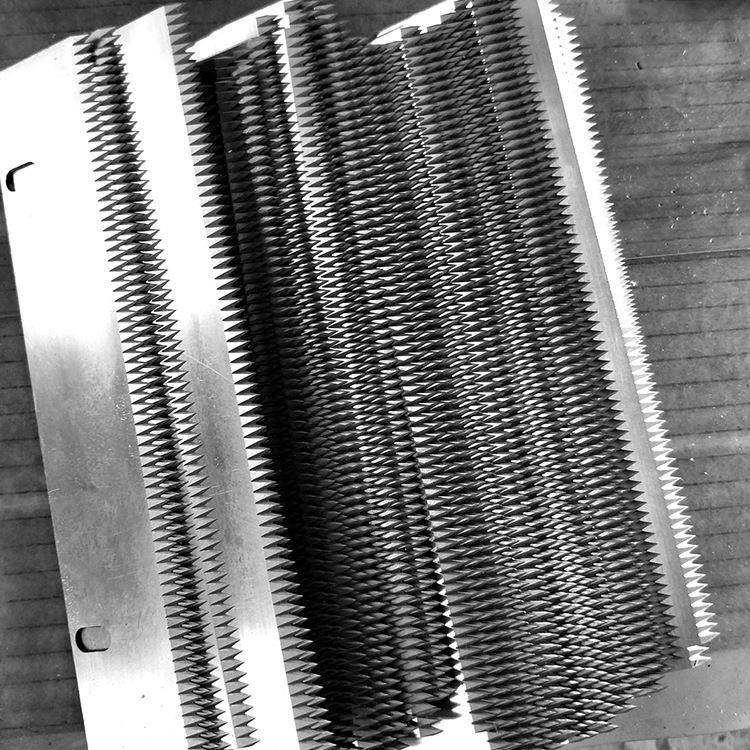 供应花边锯齿刀高速钢包装齿刀锯齿形花边刀片双面花边刀跨境热销,淘宝优惠券,粉丝福利购,淘宝优惠卷