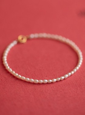 新款天然淡水小米粒小珍珠手链女细小珠ins小众设计轻奢14k金手链