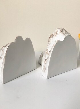 树脂工艺品 新中式家居饰品 摆件创意个性山峰书靠书挡书房装饰