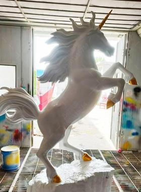 户外大型仿真白马玻璃钢雕塑动物几何马模型田园林草坪装饰品摆件